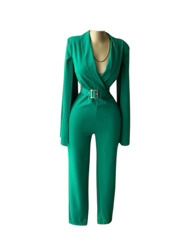 Macacão Elegante com Capa e Cinto