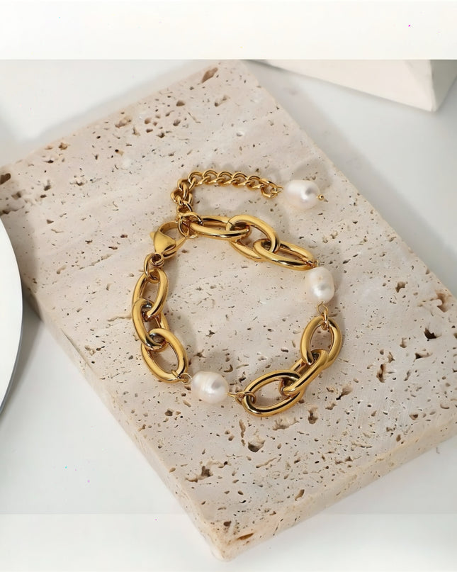 Pulseira Tahlia - Ouro 18K + Perolas de Agua Doce - Inspiração Vintage - Aço Inoxidável