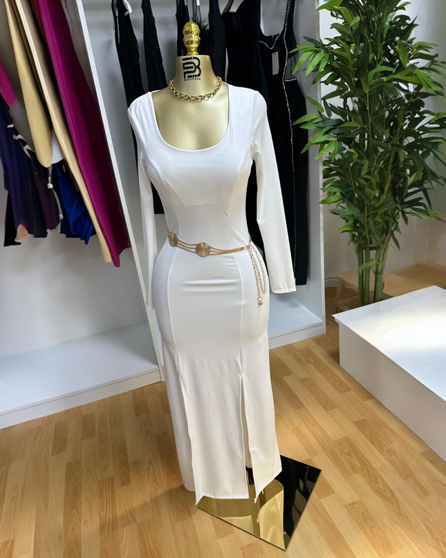 Vestido Branco Elegante com Rachas Frontais