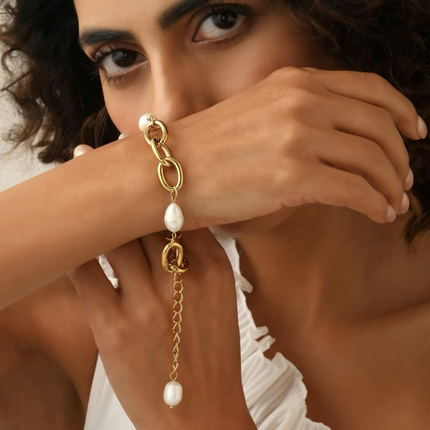 Pulseira Tahlia - Ouro 18K + Perolas de Agua Doce - Inspiração Vintage - Aço Inoxidável