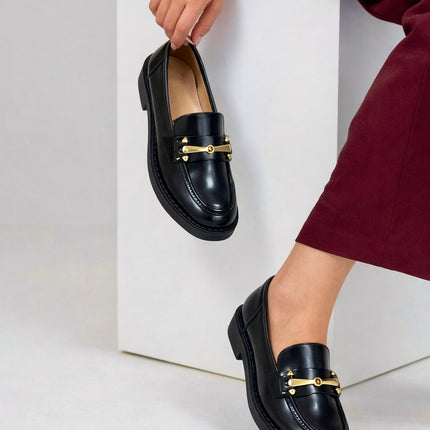 Mocassim Inovia - Aplicação Dourada Solado 3cm - Preto e Bordô - Dorothy Gaynor
