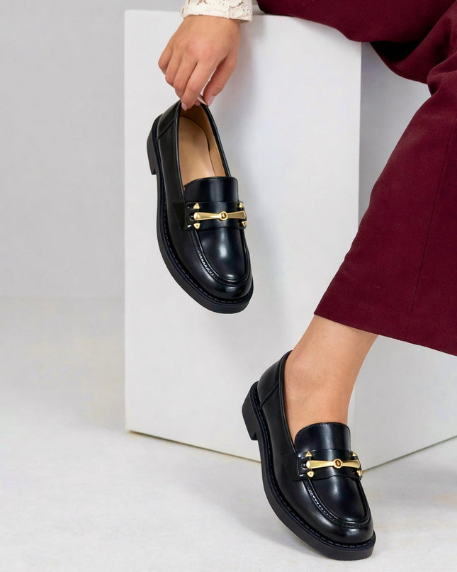 Mocassim Inovia - Aplicação Dourada Solado 3cm - Preto e Bordô - Dorothy Gaynor