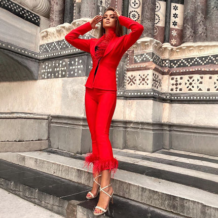 Conjuto miss circle vermelho com penas