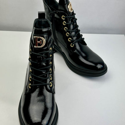 Bota militar de verniz com aplicação -Preto