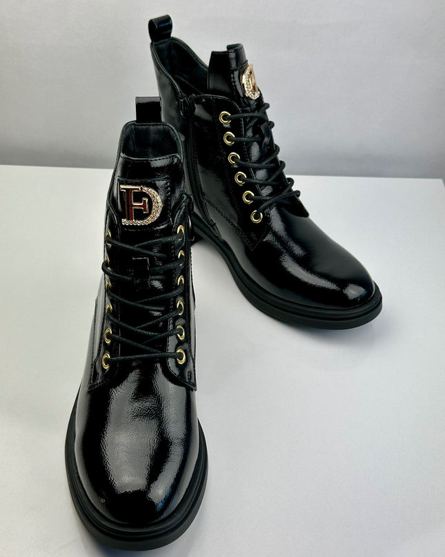 Bota militar de verniz com aplicação -Preto