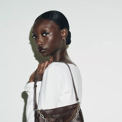 𝐙𝐀𝐑𝐀 - Bolsa mini com detalhe charme