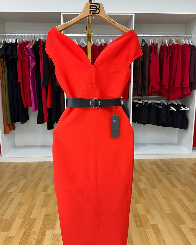 Vestidos midi com decote em V e faixa aberta, com cinto.