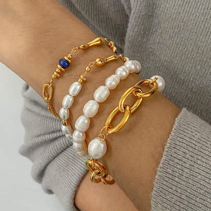 Pulseira Tahlia - Ouro 18K + Perolas de Agua Doce - Inspiração Vintage - Aço Inoxidável